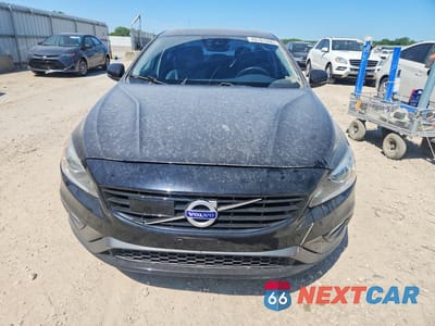 Piąte zdjęcie samochodu w środku: 2017 VOLVO S60 DYNAMIC VIN:YV140MTLXH2428215 - miniatura
