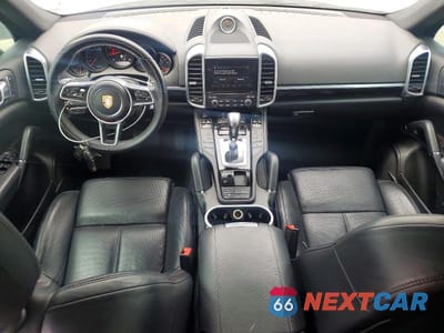 Zdjęcie 8 z 13 samochodu: 2018 PORSCHE CAYENNE VIN:WP1AA2A29JKA02606 - miniatura