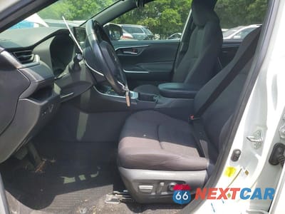 Zdjęcie 7 z 12 samochodu: 2022 TOYOTA RAV4 SE VIN:JTM16RFV8NJ015549 - miniatura