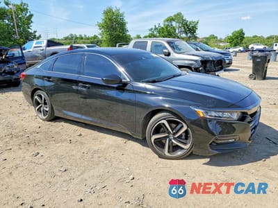 Czwarte zdjęcie samochodu z boku: 2018 HONDA ACCORD SPORT VIN:1HGCV1F38JA133382 - miniatura