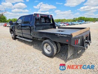 Trzecie zdjęcie samochodu z tyłu: 2022 FORD F350 SUPER DUTY VIN:1FT8W3DT8NEC87279 - miniatura
