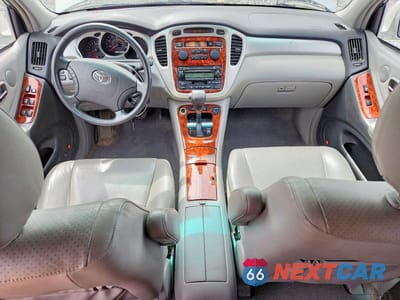 Zdjęcie 8 z 12 samochodu: 2005 TOYOTA HIGHLANDER LIMITED VIN:JTEEP21AX50089311 - miniatura