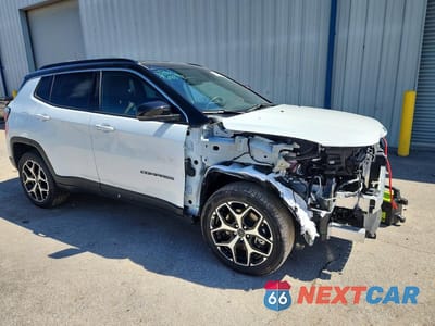 Czwarte zdjęcie samochodu z boku: 2025 JEEP COMPASS LIMITED VIN:3C4NJDCN3ST619389 - miniatura