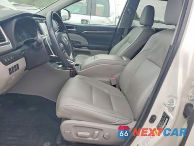 Zdjęcie 7 z 13 samochodu: 2016 TOYOTA HIGHLANDER LIMITED VIN:5TDDKRFH9GS243973 - miniatura