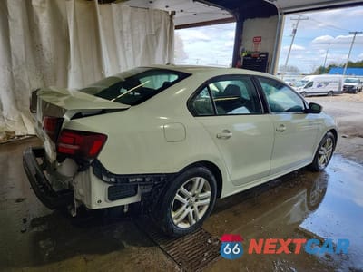 Trzecie zdjęcie samochodu z tyłu: 2018 VOLKSWAGEN JETTA S VIN:3VW167AJ0JM210872 - miniatura
