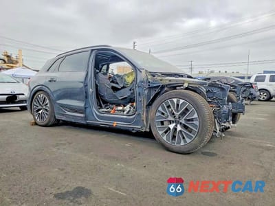 Czwarte zdjęcie samochodu z boku: 2024 AUDI Q8 E-TRON PREMIUM PLUS VIN:WA15AAGE6RB054084 - miniatura