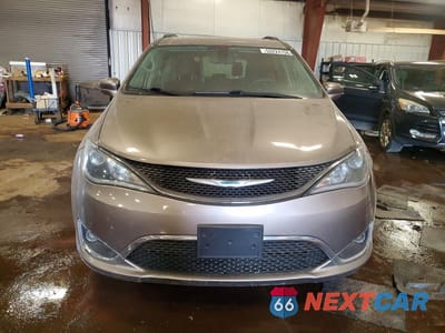 Piąte zdjęcie samochodu w środku: 2018 CHRYSLER PACIFICA TOURING PLUS VIN:2C4RC1FG1JR182825 - miniatura