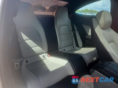 Zdjęcie 10 z 12 samochodu: 2012 MERCEDES-BENZ C 250 VIN:WDDGJ4HB0CF765726 - miniatura