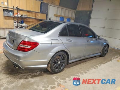 Trzecie zdjęcie samochodu z tyłu: 2012 MERCEDES-BENZ C 300 4MATIC VIN:WDDGF8BB5CF908798 - miniatura