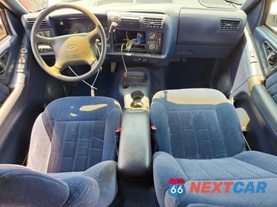 Zdjęcie 8 z 14 samochodu: 1996 CHEVROLET BLAZER VIN:1GNDT13W6T2220256 - miniatura