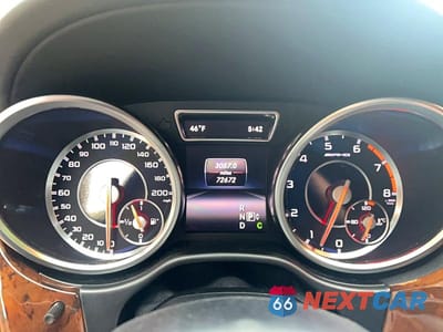 Zdjęcie 8 z 10 samochodu: 2015 MERCEDES-BENZ ML 63 AMG VIN:4JGDA7EB0FA474921 - miniatura