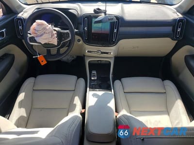 Zdjęcie 8 z 12 samochodu: 2026 VOLVO XC40 PLUS VIN:YV4L12UCXT2737741 - miniatura