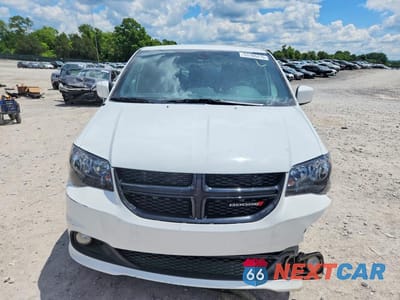 Piąte zdjęcie samochodu w środku: 2019 DODGE GRAND CARAVAN SE VIN:2C4RDGBG2KR572193 - miniatura