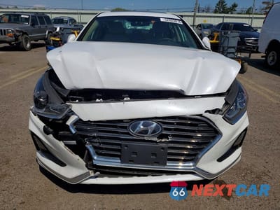 Piąte zdjęcie samochodu w środku: 2019 HYUNDAI SONATA SE VIN:5NPE24AF5KH809543 - miniatura