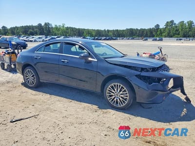 Czwarte zdjęcie samochodu z boku: 2025 MERCEDES-BENZ CLA 250 4MATIC VIN:W1K5J4HBXSN512599 - miniatura