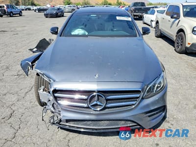 Piąte zdjęcie samochodu w środku: 2019 MERCEDES-BENZ E 300 VIN:WDDZF4JB3KA631096 - miniatura