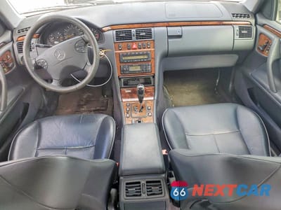 Zdjęcie 8 z 12 samochodu: 2002 MERCEDES-BENZ E 430 VIN:WDBJF83J72X068911 - miniatura