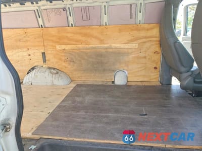 Zdjęcie 11 z 13 samochodu: 2018 CHEVROLET EXPRESS 2500 CARGO DELIVERY VAN VIN:1GCWGAFP4J1344555 - miniatura