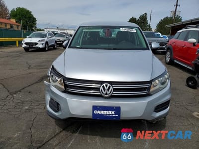 Piąte zdjęcie samochodu w środku: 2014 VOLKSWAGEN TIGUAN S VIN:WVGAV3AX0EW623847 - miniatura