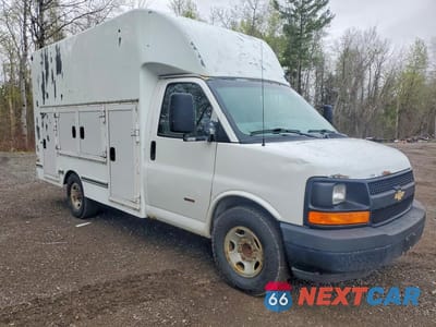 Czwarte zdjęcie samochodu z boku: 2014 CHEVROLET EXPRESS G3500 VIN:1GB0G2CL1E1194251 - miniatura
