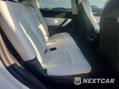 Zdjęcie 11 z 13 samochodu: 2022 TESLA MODEL Y VIN:7SAYGAEE8NF382606 - miniatura