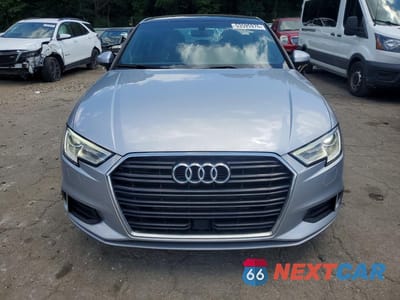 Piąte zdjęcie samochodu w środku: 2018 AUDI A3 PREMIUM VIN:WAUAUGFF6J1094083 - miniatura
