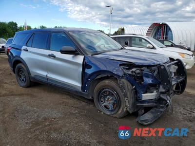 Czwarte zdjęcie samochodu z boku: 2023 FORD EXPLORER POLICE INTERCEPTOR VIN:1FM5K8AW5PNA02708 - miniatura