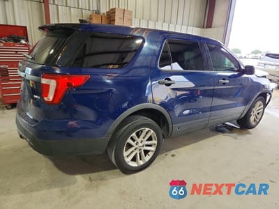 Trzecie zdjęcie samochodu z tyłu: 2017 FORD EXPLORER POLICE INTERCEPTOR VIN:1FM5K8AR2HGA36797 - miniatura