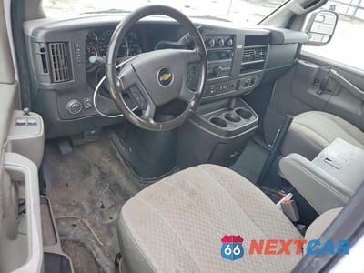Zdjęcie 8 z 13 samochodu: 2020 CHEVROLET EXPRESS G2500 VIN:1GCWGAFP2L1277473 - miniatura