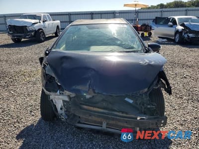 Piąte zdjęcie samochodu w środku: 2012 TOYOTA PRIUS C THREE VIN:JTDKDTB39C1511517 - miniatura