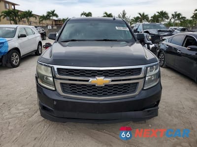 Piąte zdjęcie samochodu w środku: 2018 CHEVROLET SUBURBAN C1500 LT VIN:1GNSCHKC8JR233912 - miniatura