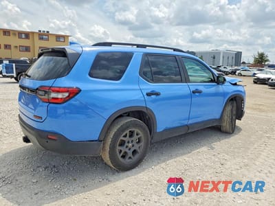 Trzecie zdjęcie samochodu z tyłu: 2025 HONDA PILOT TRAILSPORT VIN:5FNYG1H63SB104483 - miniatura