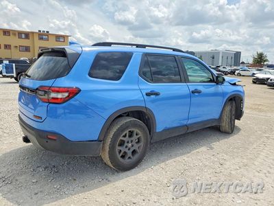 Trzecie zdjęcie samochodu z tyłu: 2025 HONDA PILOT TRAILSPORT VIN:5FNYG1H63SB104483 - miniatura