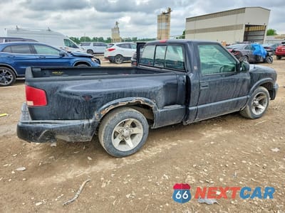 Trzecie zdjęcie samochodu z tyłu: 2003 GMC SONOMA VIN:1GTCS14H338240002 - miniatura