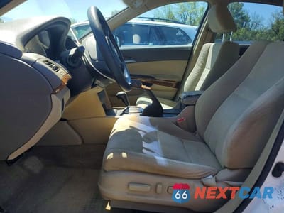 Zdjęcie 7 z 13 samochodu: 2009 HONDA ACCORD EX VIN:1HGCP36709A025018 - miniatura