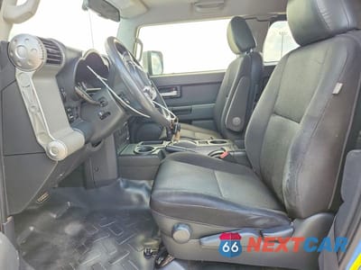 Zdjęcie 7 z 13 samochodu: 2012 TOYOTA FJ CRUISER BASE VIN:JTEZU4BF0CK012528 - miniatura