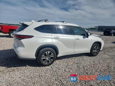 Trzecie zdjęcie samochodu z tyłu: 2020 TOYOTA HIGHLANDER XLE VIN:5TDHZRAH9LS512617 - miniatura