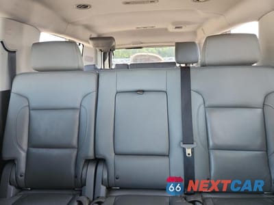 Zdjęcie 10 z 13 samochodu: 2018 CHEVROLET SUBURBAN K1500 LT VIN:1GNSKHKC7JR146375 - miniatura