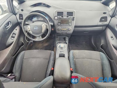 Zdjęcie 8 z 12 samochodu: 2013 NISSAN LEAF S VIN:1N4AZ0CP9DC417145 - miniatura