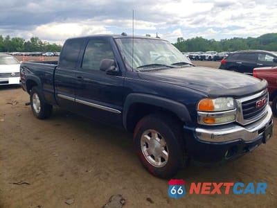 Czwarte zdjęcie samochodu z boku: 2005 GMC NEW SIERRA K1500 VIN:2GTEK19B551245995 - miniatura