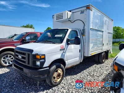 2011 FORD E450 REFRIGERATED BOX TRUCK 1FDXE4FL4BDA36600 - główne zdjęcie licytacji z USA - miniatura