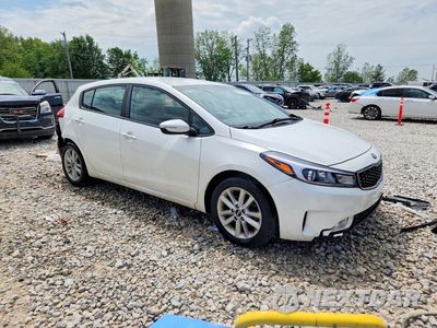 Czwarte zdjęcie samochodu z boku: 2017 KIA FORTE LX VIN:KNAFK5A86H5674624 - miniatura