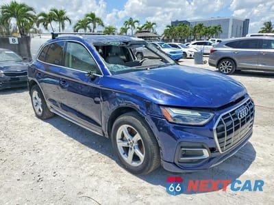 Czwarte zdjęcie samochodu z boku: 2021 AUDI Q5 PREMIUM VIN:WA1AAAFY4M2102863 - miniatura