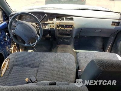 Zdjęcie 8 z 12 samochodu: 1995 TOYOTA T100 DX VIN:JT4VD12E6S0010768 - miniatura