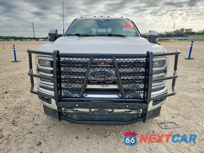 Piąte zdjęcie samochodu w środku: 2024 FORD F250 SUPER DUTY VIN:1FT8W2BM2RED84215 - miniatura