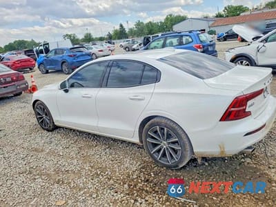Drugie zdjęcie samochodu z przodu: 2021 VOLVO S60 T5 MOMENTUM VIN:7JR102FK4MG102697 - miniatura