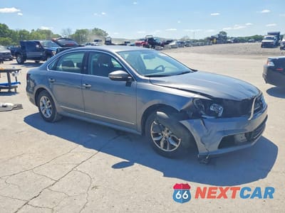 Czwarte zdjęcie samochodu z boku: 2017 VOLKSWAGEN PASSAT S VIN:1VWAT7A36HC042306 - miniatura