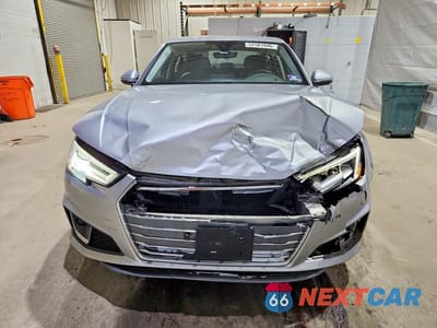 Piąte zdjęcie samochodu w środku: 2019 AUDI A4 PRESTIGE VIN:WAUFNAF48KA016940 - miniatura