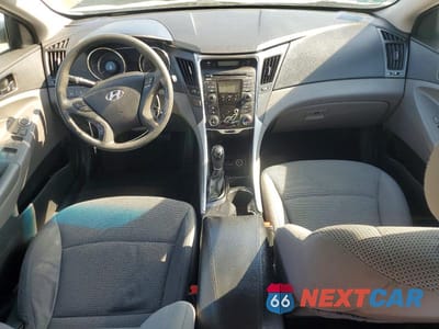 Zdjęcie 8 z 12 samochodu: 2011 HYUNDAI SONATA GLS VIN:5NPEB4AC6BH159854 - miniatura