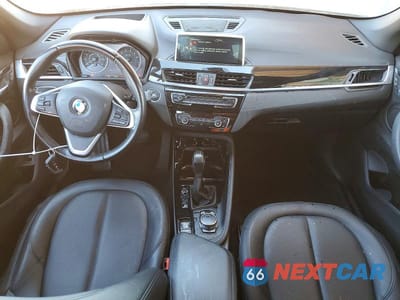 Zdjęcie 8 z 13 samochodu: 2016 BMW X1 XDRIVE28I VIN:WBXHT3C39GP882128 - miniatura
